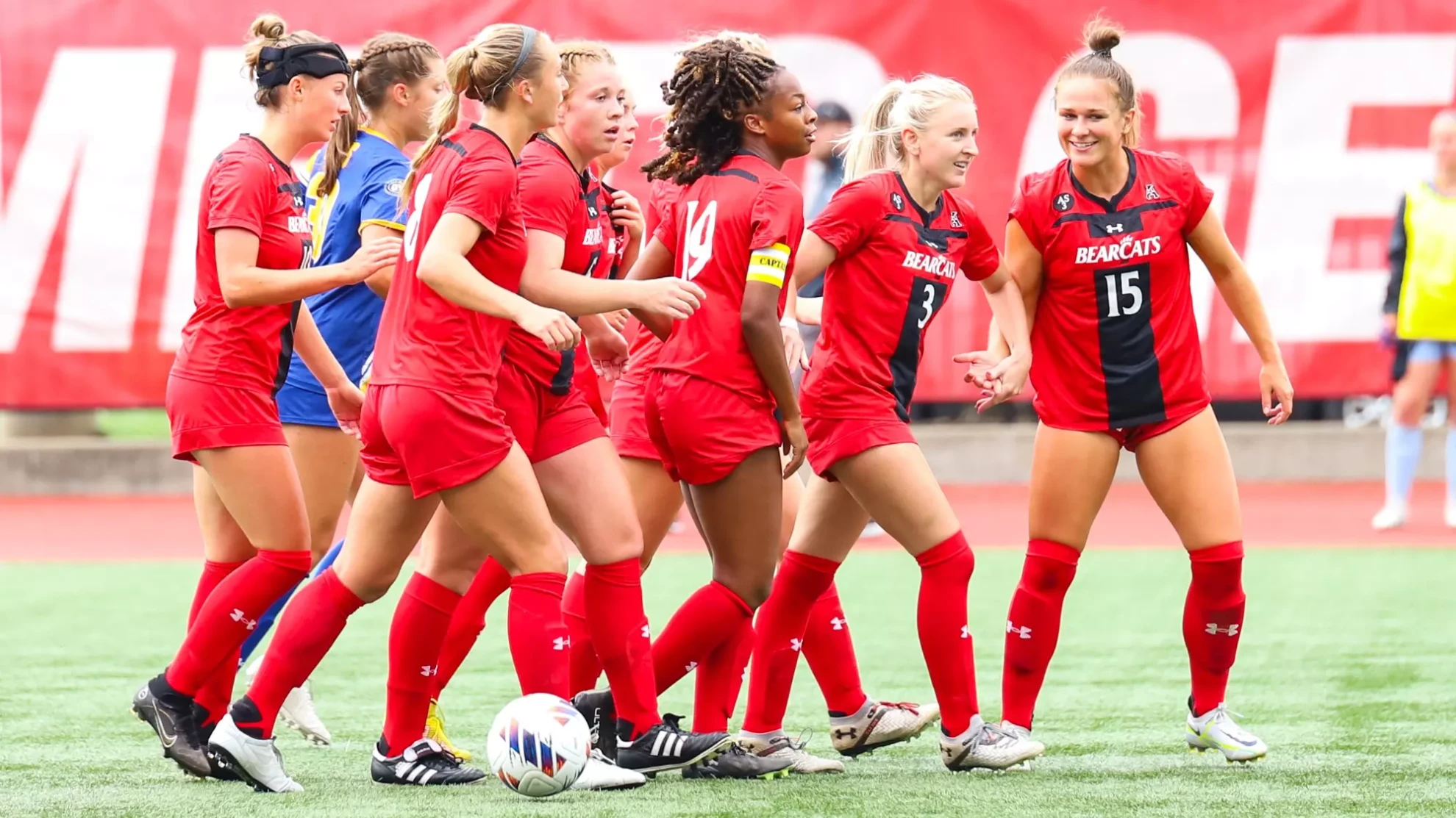Vanessa DiNardo Named to AAC Honor Roll University of Cincinnati